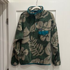 Patagonia Men’s Floral Green Fleece Pullover